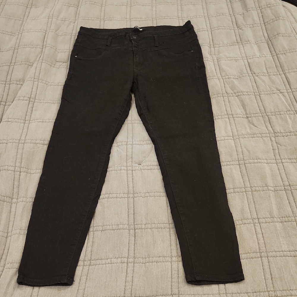 Refuge Women's Sleek Black Skinny Jeans Size 14!